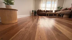 Werden Sie das Quietschen Ihres Holzbodens endlich los: praktische Lösungen für mehr Ruhe