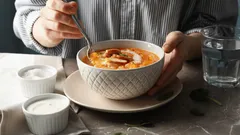 Hören Sie auf, dieses Gewürz in die Suppe zu geben – es verdirbt den Geschmack, aber die meisten Hobbyköche verwenden es trotzdem.