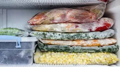 10 Lebensmittel, die nicht ins Gefrierfach gehören: Sie vertragen die Kälte nicht.