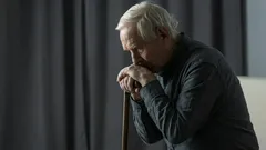 Worüber Menschen im Alter bereuen: Ein Psychologe nennt drei Lebensfehler