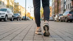 Hören Sie auf, sich selbst zu quälen: Sie müssen nicht jeden Tag 10.000 Schritte gehen, um abzunehmen.